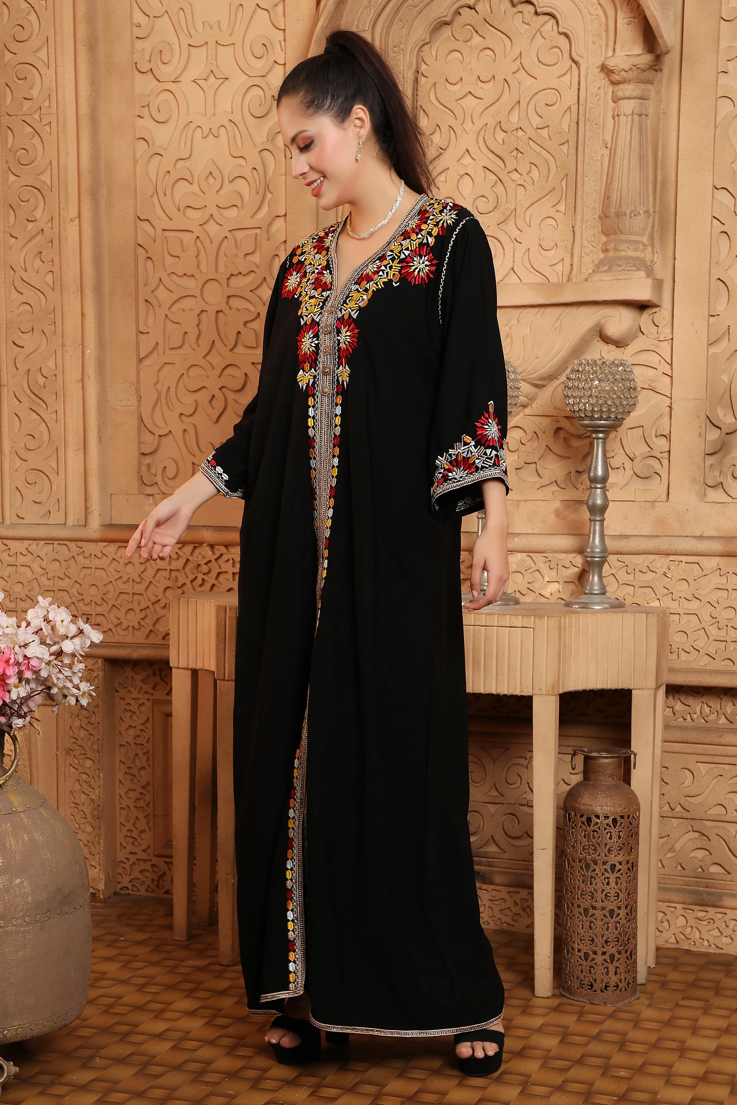 Delicate Embroidery Dubai Kaftan Abaya Arabic Dress