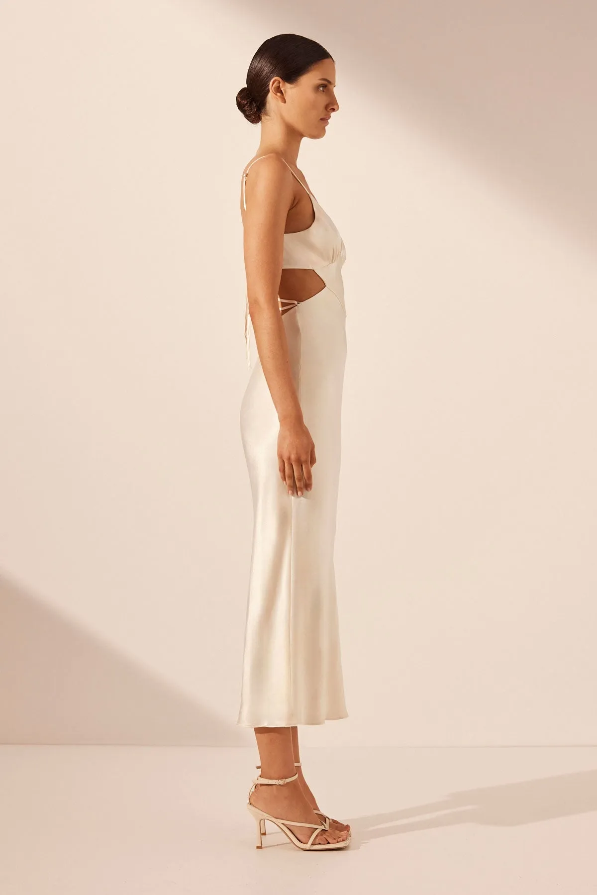 LA LUNE BACKLESS MIDI DRESS - CREAM