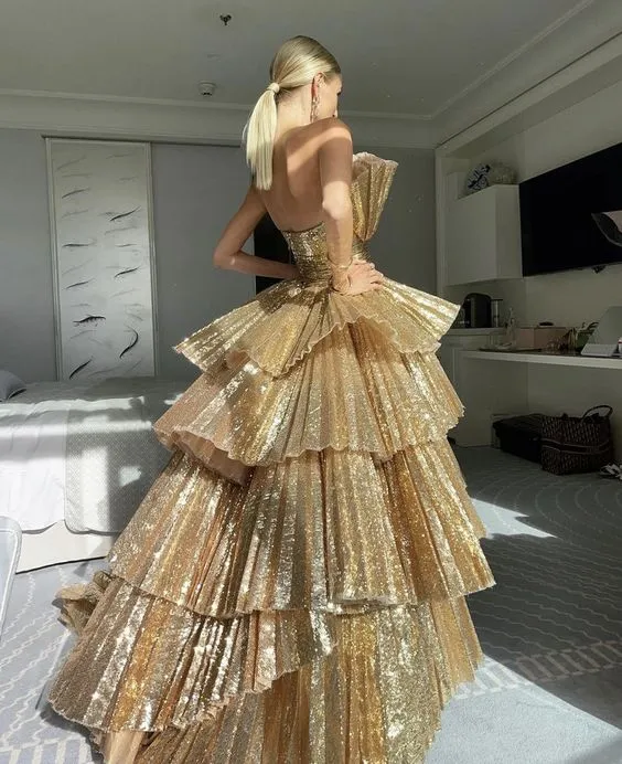 Luxurious Gold Strapless Pleated Irregular Neck Layered Prom Dress Ball Gown Quinceañera Party Dress SH1016